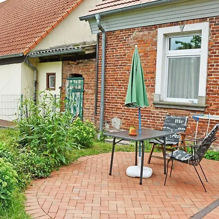 Ferienwohnungen Im Gutshaus Gnies Exterior photo